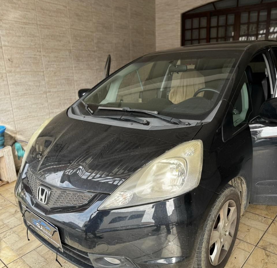 Carro antes da limpeza